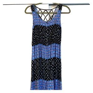 Cute, lightweight dress with crisscross back